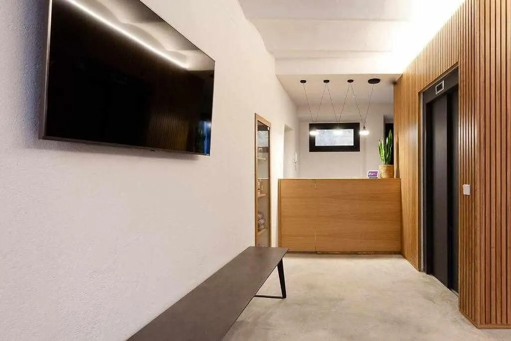 Velo Vern 3 Luxury Penthouse W Views Of City Wall Girona